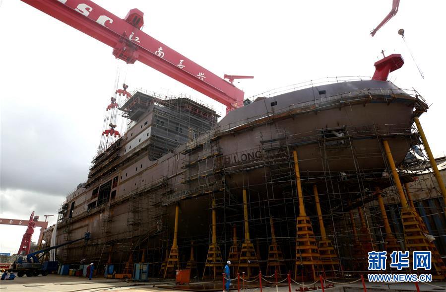 (圖文互動(dòng))(1)我國(guó)第一艘自主建造的極地科考破冰船“雪龍2”號(hào)雄姿初現(xiàn)