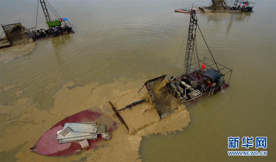 （新華視點(diǎn)&middot;圖文互動(dòng)）（2）小作坊&ldquo;游擊&rdquo;盜采、查處窩點(diǎn)&ldquo;死灰復(fù)燃&rdquo;，海南非法采砂緣何難止？