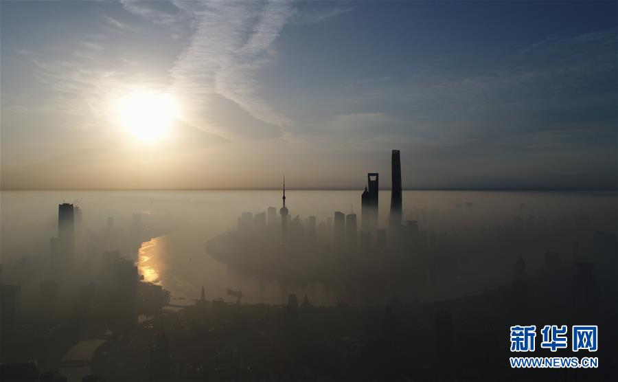 （新華全媒頭條&middot;壯闊東方潮 奮進(jìn)新時代&mdash;&mdash;慶祝改革開放40年&middot;圖文互動）（1）從改革開放窗口到攻堅破冰試驗田&mdash;&mdash;從浦東開發(fā)開放看中國改革開放40年