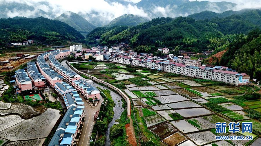 （新華全媒頭條&middot;聚焦鄉(xiāng)村振興戰(zhàn)略規(guī)劃&middot;圖文互動(dòng)）（3）推進(jìn)鄉(xiāng)村振興的行動(dòng)指南&mdash;&mdash;解讀鄉(xiāng)村振興戰(zhàn)略首個(gè)五年規(guī)劃亮點(diǎn)