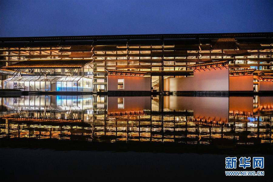 （鏡觀中國(guó)&middot;新華社國(guó)內(nèi)照片一周精選）（18）世界互聯(lián)網(wǎng)大會(huì)在烏鎮(zhèn)舉辦