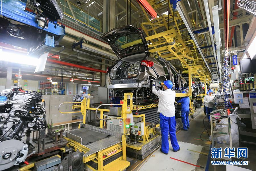 (百城百縣百企調(diào)研行·圖文互動)(4)“藍(lán)鯨1號”從這里駛出——山東煙臺崛起制造業(yè)高地