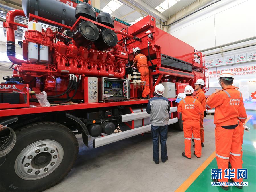 (百城百縣百企調研行·圖文互動)(6)“藍鯨1號”從這里駛出——山東煙臺崛起制造業(yè)高地