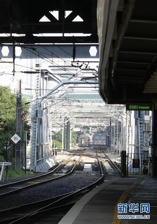 （圖文互動）（5）四十年、一扇窗&mdash;&mdash;兩地值守者眼中的羅湖橋