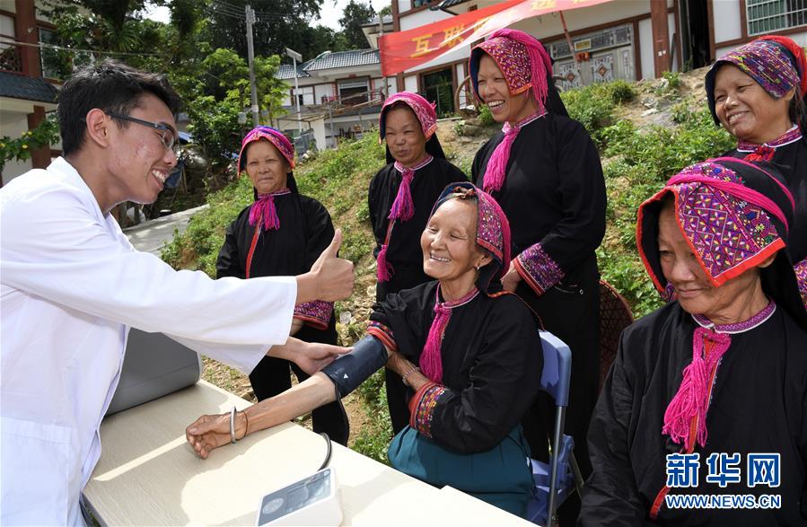 (奮進新時代·迎接兩會)(6)共享發(fā)展——向共同富裕方向穩(wěn)步前進