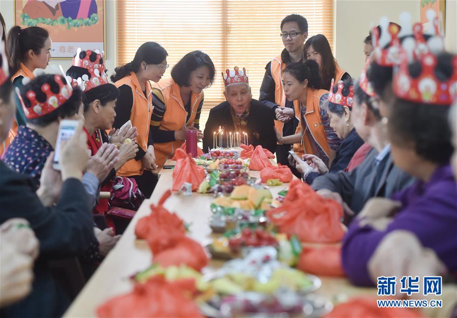 (奮進(jìn)新時(shí)代·迎接兩會(huì))(7)共享發(fā)展——向共同富裕方向穩(wěn)步前進(jìn)