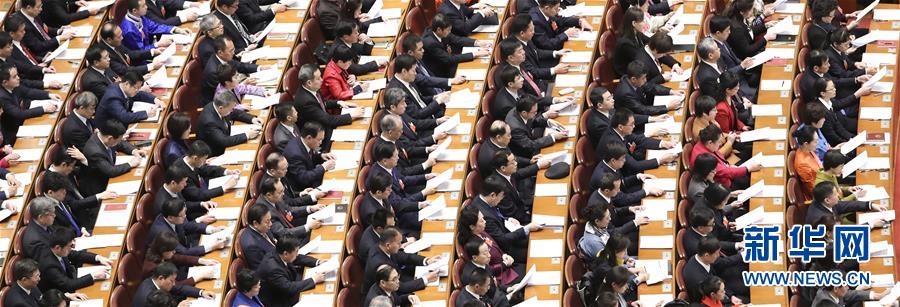 （兩會(huì)&middot;人大開(kāi)幕&middot;XHDW）（16）十三屆全國(guó)人大一次會(huì)議在京開(kāi)幕