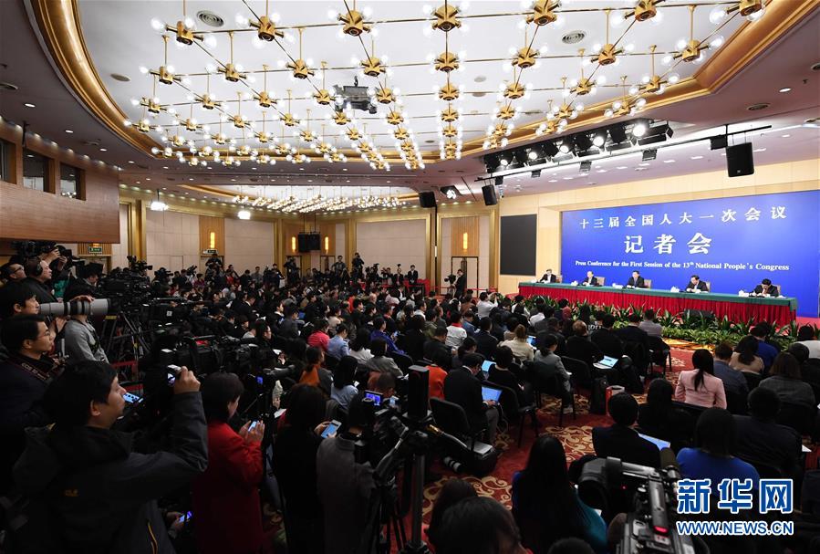 （兩會&middot;XHDW）（1）國家發(fā)改委主任何立峰等就&ldquo;創(chuàng)新和完善宏觀調(diào)控，推動高質(zhì)量發(fā)展&rdquo;答記者問