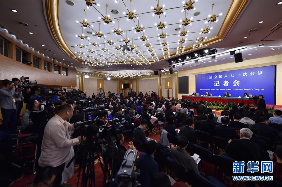 （兩會）（2）農(nóng)業(yè)部部長韓長賦等就&ldquo;實(shí)施鄉(xiāng)村振興戰(zhàn)略 推動農(nóng)業(yè)轉(zhuǎn)型升級&rdquo;答記者問