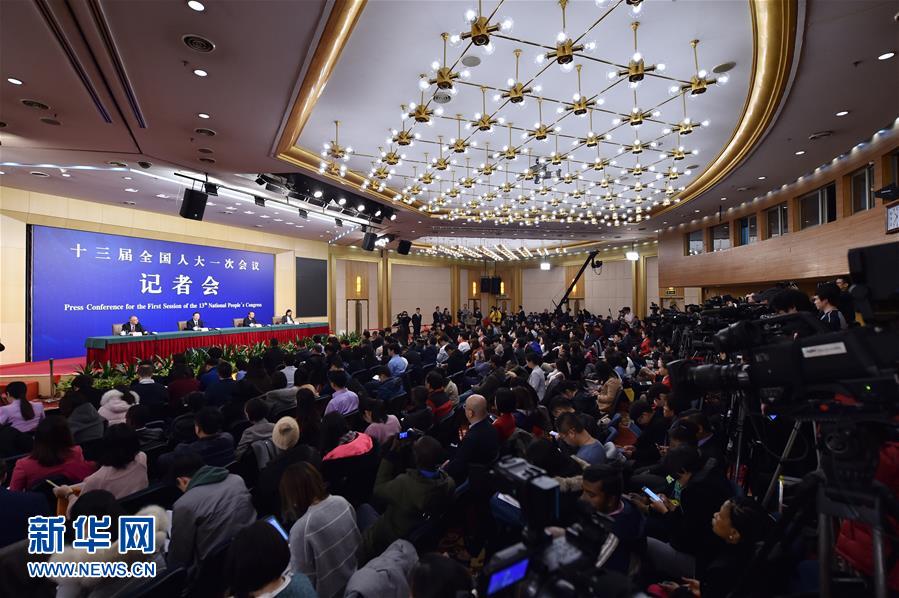 （兩會&middot;XHDW）（1）農業(yè)部部長韓長賦等就&ldquo;實施鄉(xiāng)村振興戰(zhàn)略 推動農業(yè)轉型升級&rdquo;答記者問