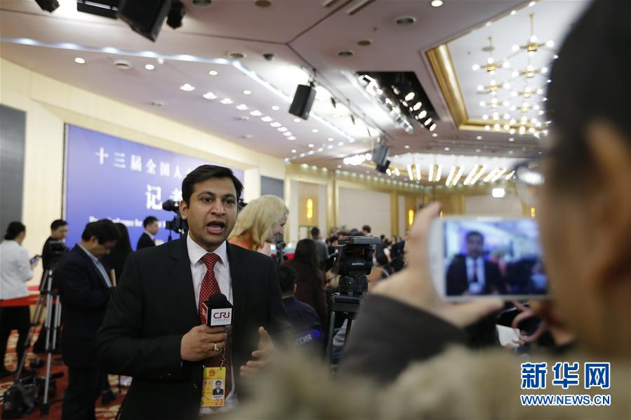 （兩會(huì)&middot;新華網(wǎng)）（6）外交部部長(zhǎng)王毅答記者問