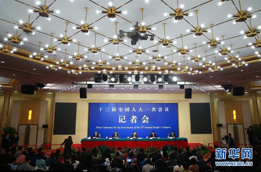 （兩會）（2）科技部部長萬鋼等就&ldquo;加快建設創(chuàng)新型國家&rdquo;答記者問