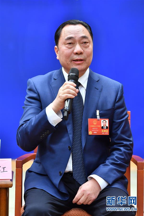 (兩會(huì))(5)全國(guó)人大代表暢談脫貧攻堅(jiān)工作經(jīng)驗(yàn)和實(shí)踐
