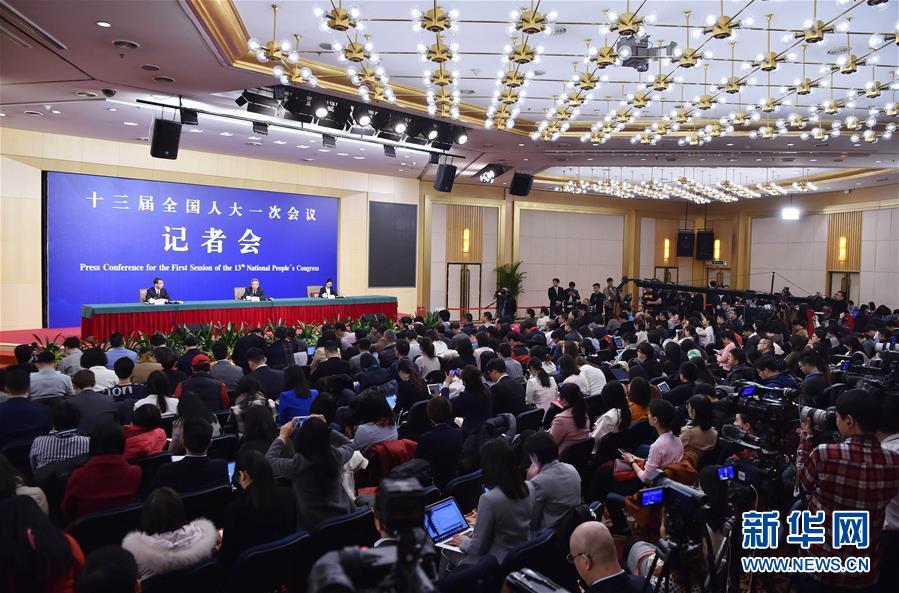 （兩會(huì)&middot;XHDW）（2）教育部部長(zhǎng)陳寶生就&ldquo;努力讓每個(gè)孩子都能享有公平而有質(zhì)量的教育&rdquo;答記者問(wèn)