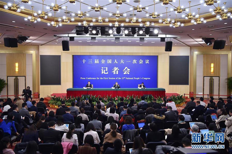 （兩會(huì)&middot;XHDW）（4）教育部部長(zhǎng)陳寶生就&ldquo;努力讓每個(gè)孩子都能享有公平而有質(zhì)量的教育&rdquo;答記者問(wèn)