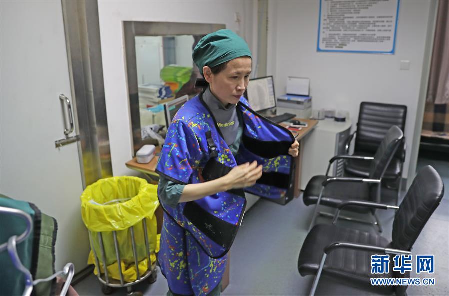 (兩會(huì)·基層代表履職故事)(7)全國(guó)人大代表李潞:承載生命囑托 堅(jiān)守醫(yī)生職責(zé)