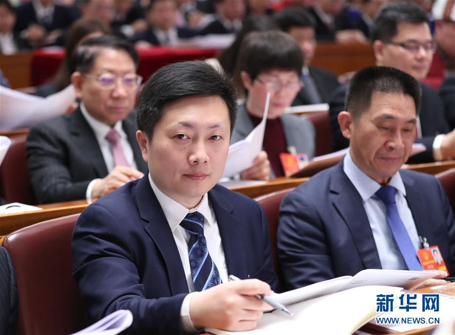 (兩會·基層代表履職故事)(3)全國人大代表楊飛飛:讓農(nóng)民工有更好的職業(yè)上升通道