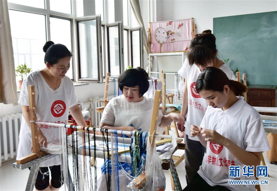 （兩會(huì)&middot;基層代表履職故事）（4）全國(guó)人大代表孫艷玲：做好非遺事業(yè)，讓古老技藝活起來