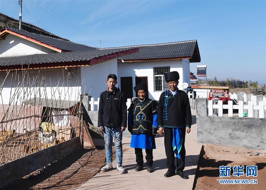 (新華全媒頭條·圖文互動(dòng))(7)風(fēng)正一帆懸——以習(xí)近平同志為核心的黨中央治國(guó)理政一年間