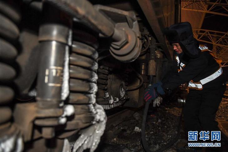（圖文互動(dòng)）（4）一夜寒風(fēng)話(huà)新年&mdash;&mdash;極寒跨年夜里的勞動(dòng)者之歌