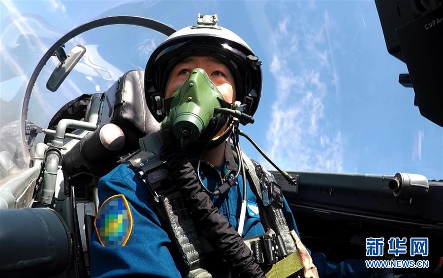 （新華全媒頭條&middot;圖文互動）（6）戰(zhàn)鷹，為祖國奮飛&mdash;&mdash;記空軍航空兵某旅旅長、特級飛行員郝井文