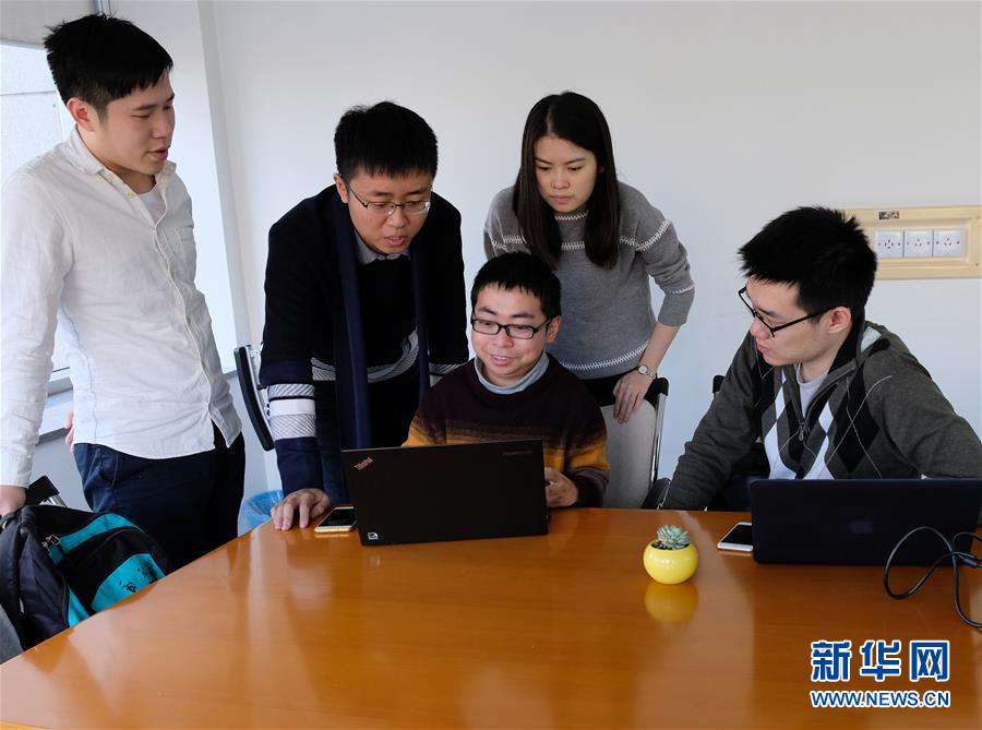 (圖文互動)(5)平靜而充滿力量——“中國網(wǎng)事·感動2018”年度網(wǎng)絡(luò)人物群像