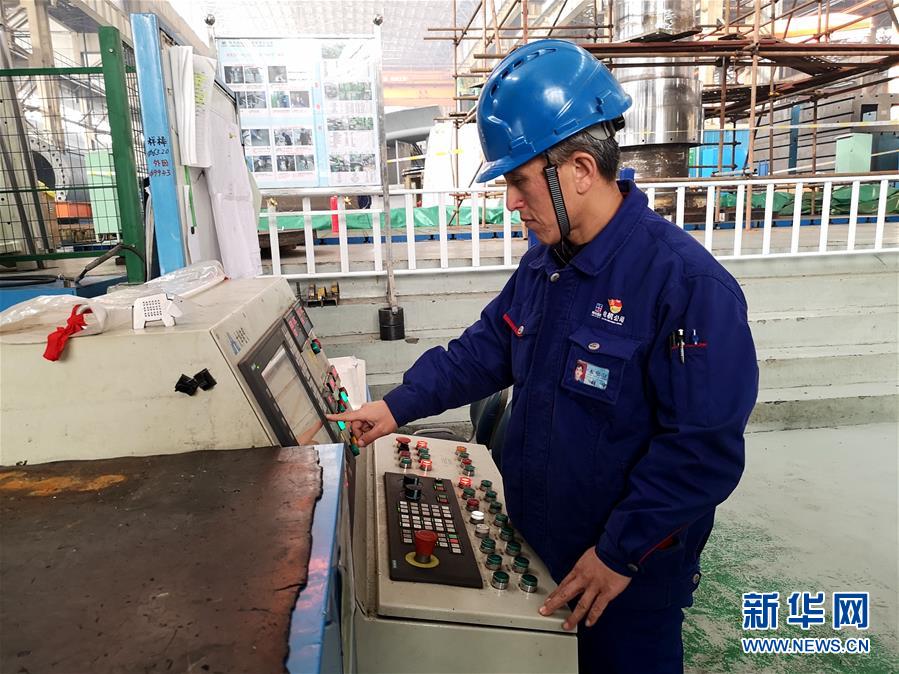 (新華全媒頭條·七樂無(wú)窮·祝福·圖文互動(dòng))(7)追夢(mèng)路上的“春之聲”——祝福之樂