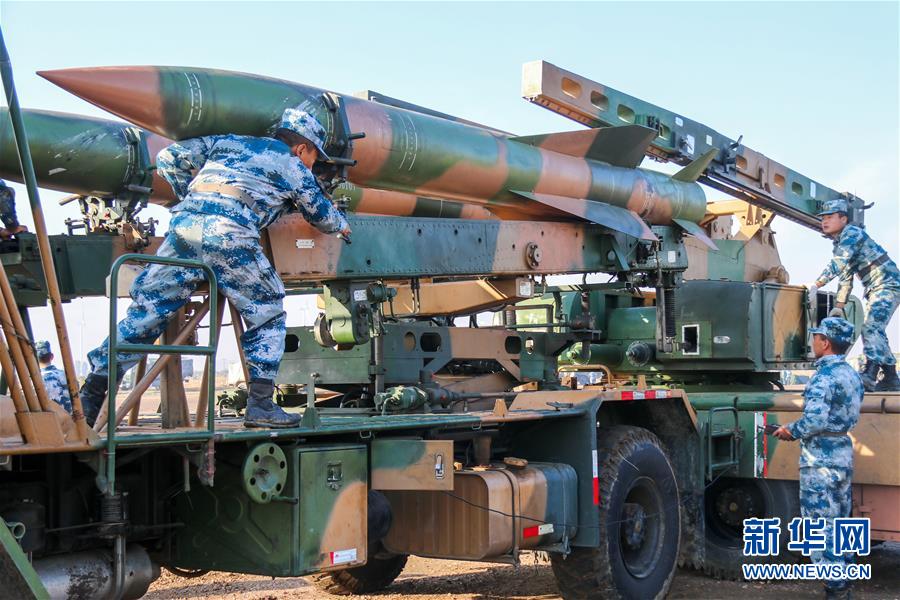 (新華全媒頭條·圖文互動(dòng))(4)向祖國(guó)報(bào)告:我在戰(zhàn)位守萬家團(tuán)圓——解放軍和武警部隊(duì)新春佳節(jié)備戰(zhàn)執(zhí)勤記事