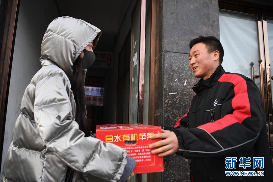 （新華全媒頭條&middot;七樂無窮&middot;春節(jié)&middot;圖文互動(dòng)）（4）變化中彰顯中國發(fā)展活力&mdash;&mdash;透視過年方式之變