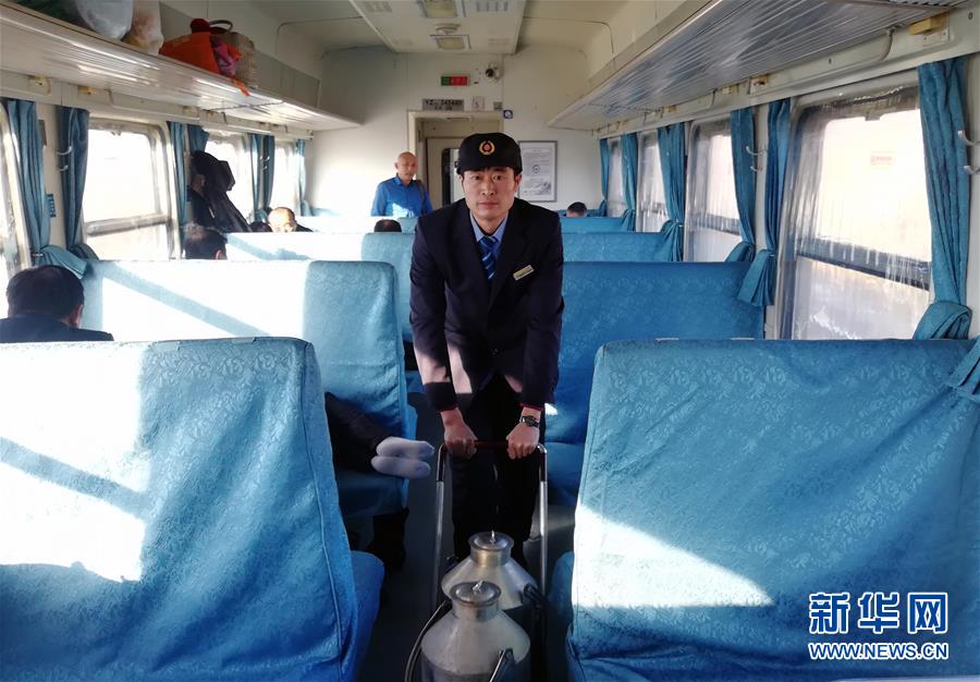 （新春走基層&middot;圖文互動）（1）變的是時間，不變的是溫情&mdash;&mdash;開往小興安嶺深處的幸福&ldquo;慢火車&rdquo;