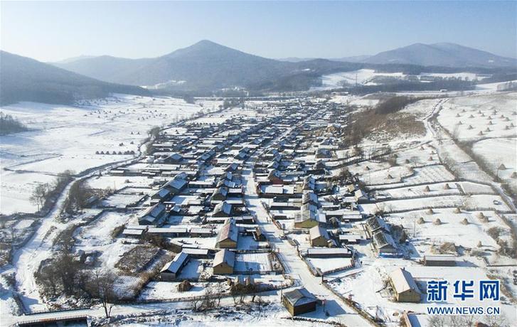 （在習(xí)近平新時(shí)代中國(guó)特色社會(huì)主義思想指引下&mdash;&mdash;新時(shí)代新作為新篇章&middot;圖文互動(dòng)）（1）三年，從無(wú)名小屯到聲名遠(yuǎn)播&mdash;&mdash;這個(gè)&ldquo;雪鄉(xiāng)&rdquo;是如何做到的？