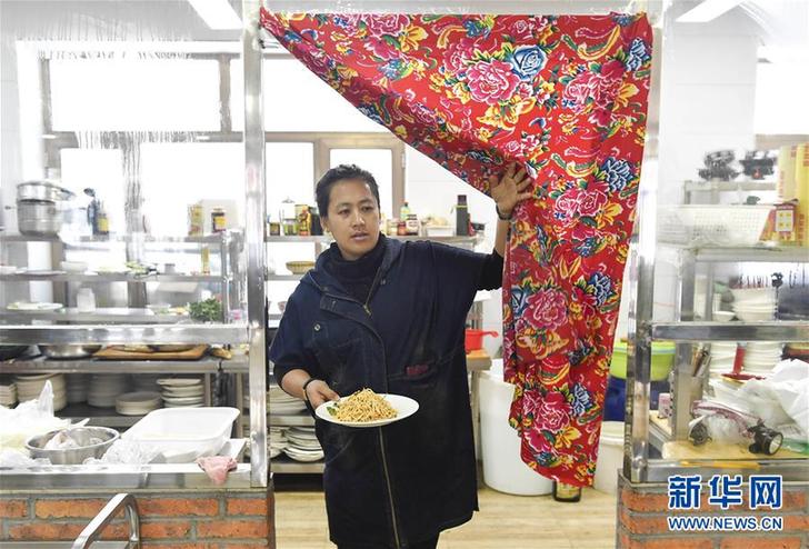 （在習(xí)近平新時(shí)代中國(guó)特色社會(huì)主義思想指引下&mdash;&mdash;新時(shí)代新作為新篇章&middot;圖文互動(dòng)）（5）三年，從無(wú)名小屯到聲名遠(yuǎn)播&mdash;&mdash;這個(gè)&ldquo;雪鄉(xiāng)&rdquo;是如何做到的？