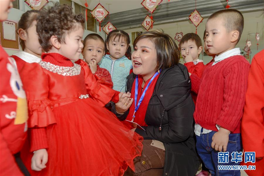 (兩會前夕看落實·圖文互動)(5)牢記囑托增進(jìn)民族團(tuán)結(jié) 凝心聚力建設(shè)美麗新疆——新疆落實習(xí)近平總書記全國兩會重要講話精神紀(jì)實