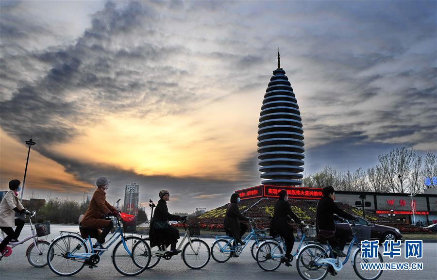 (新華全媒頭條·京津冀協(xié)同發(fā)展五周年·圖文互動(dòng))(4)開辟高質(zhì)量發(fā)展的光明前景——以習(xí)近平同志為核心的黨中央謀劃推動(dòng)京津冀協(xié)同發(fā)展五周年紀(jì)實(shí)