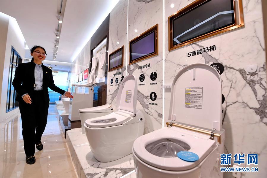 (在習(xí)近平新時代中國特色社會主義思想指引下——新時代新作為新篇章·圖文互動)(1)國際范兒·科技范兒·綠色范兒——傳統(tǒng)制造業(yè)嶄露“新面孔”