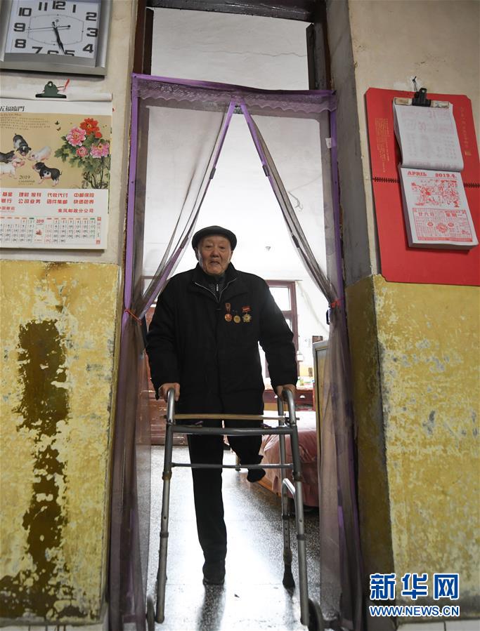 (新華全媒頭條·圖文互動(dòng))(1)英雄無言——95歲老黨員張富清的本色人生