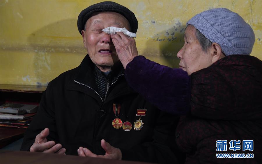 (新華全媒頭條·圖文互動(dòng))(8)英雄無言——95歲老黨員張富清的本色人生