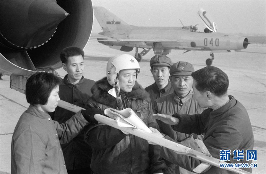 (新華全媒頭條·圖文互動(dòng))(1)試飛60年 鋪就中國(guó)通天路