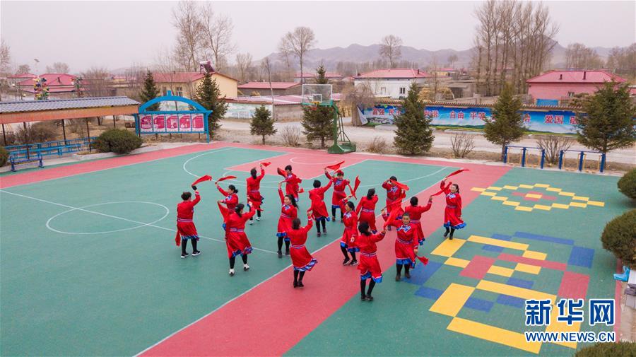 （壯麗70年&middot;奮斗新時代&middot;圖文互動）（3）情同一家，守望相助，共奔小康&mdash;&mdash;內(nèi)蒙古興安盟巴彥敖包嘎查民族團結見聞