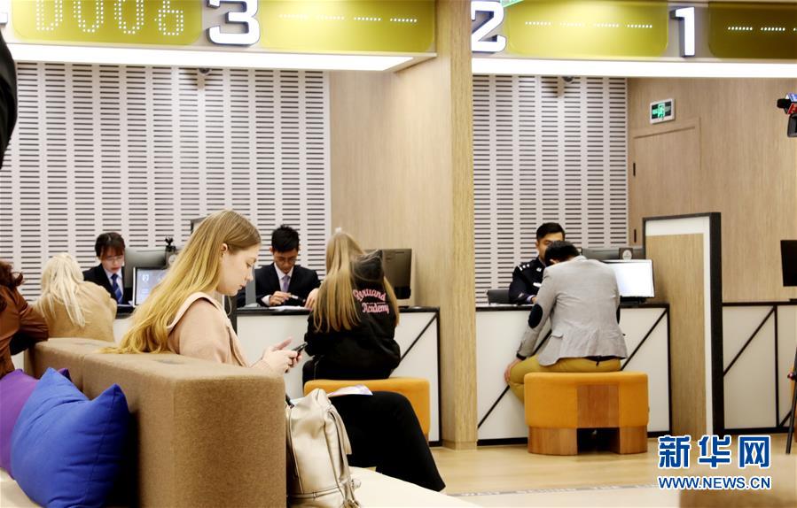 (壯麗70年 奮斗新時(shí)代——推動高質(zhì)量發(fā)展調(diào)研行·圖文互動)(1)這個(gè)“456”不簡單——內(nèi)外聯(lián)動開放釋放“上海磁力”