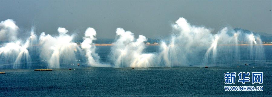 （新華全媒頭條&middot;人民海軍70年&middot;圖文互動(dòng)）（10）向海圖強(qiáng)春潮涌&mdash;&mdash;黨中央、中央軍委和習(xí)主席關(guān)心人民海軍建設(shè)發(fā)展紀(jì)實(shí)