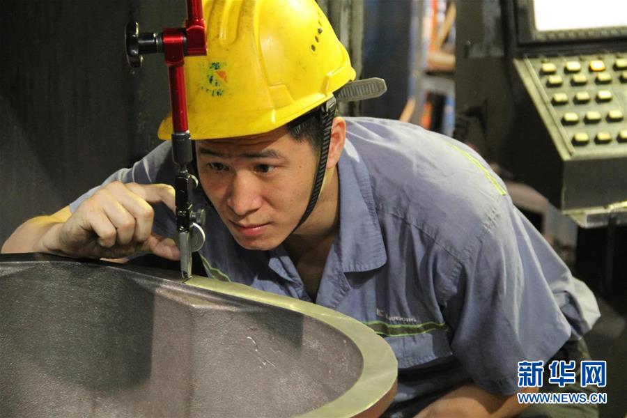 （新華全媒頭條&middot;圖文互動）（2）讓奮斗成為人生最亮麗的底色&mdash;&mdash;寫在2019年&ldquo;五一&rdquo;國際勞動節(jié)到來之際