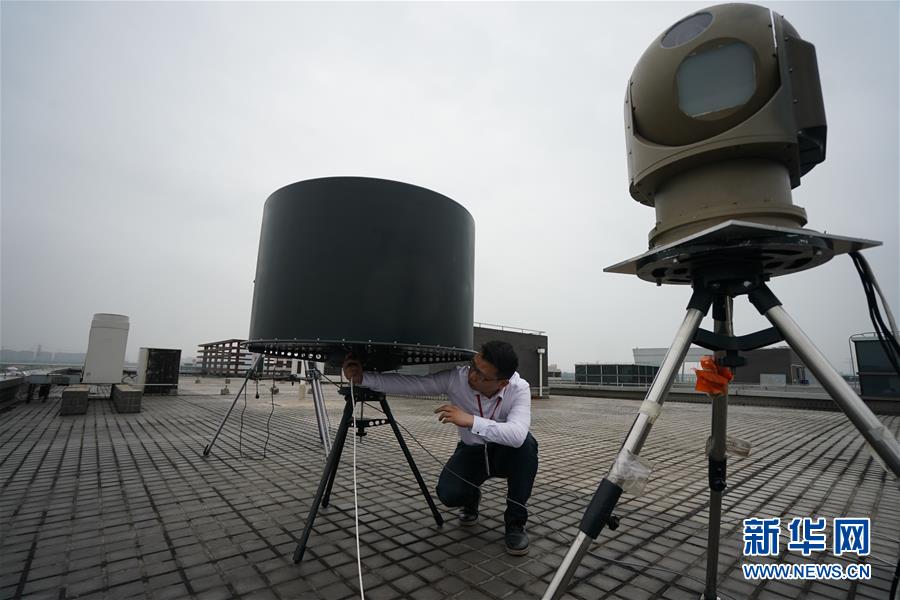 (新華全媒頭條·壯麗70年·奮斗新時(shí)代·圖文互動(dòng))(6)鑄就“大國之眼”——來自中國雷達(dá)工業(yè)發(fā)源地中國電科第14研究所的蹲點(diǎn)報(bào)告