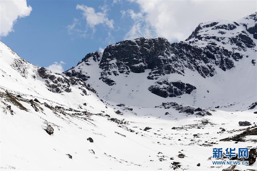 (壯麗70年·奮斗新時(shí)代·圖文互動(dòng))(2)書寫在云端上的忠誠(chéng)——卓拉哨所官兵衛(wèi)國(guó)戍邊記事