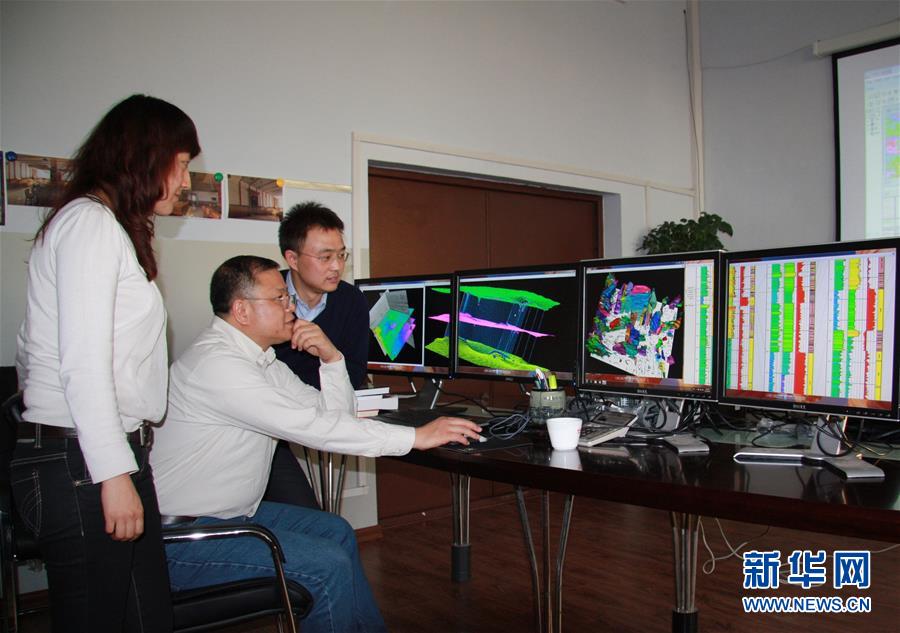 （新華全媒頭條&middot;圖文互動(dòng)）（7）鍛造領(lǐng)航復(fù)興的中流砥柱&mdash;&mdash;寫(xiě)在&ldquo;不忘初心、牢記使命&rdquo;主題教育即將啟動(dòng)之際