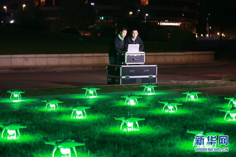 （圖文互動(dòng)）（2）心懷藍(lán)天　逐夢(mèng)云霄&mdash;&mdash;記天津大學(xué)教授、一飛智控創(chuàng)始人齊俊桐