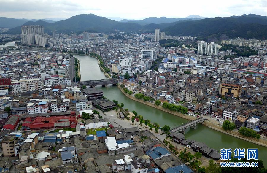 （新華全媒頭條&middot;不忘初心、牢記使命&mdash;&mdash;記者再走長征路&middot;圖文互動）（3）風展紅旗如畫&mdash;&mdash;來自長征出發(fā)地長汀、寧化的紅色信仰報告 