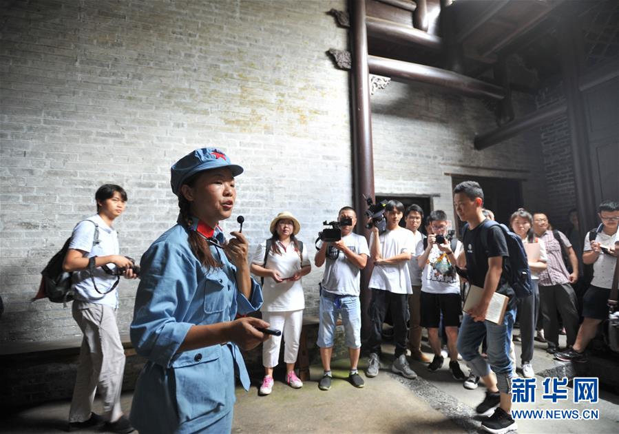 (壯麗70年·奮斗新時(shí)代——記者再走長征路·圖文互動(dòng))(2)不朽的紅色雄鷹——人民軍隊(duì)航空先驅(qū)馮達(dá)飛的故事