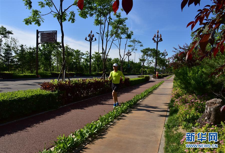 （在習近平新時代中國特色社會主義思想指引下&mdash;&mdash;新時代新作為新篇章&middot;圖文互動）（3）在這里，遇見&ldquo;詩和遠方&rdquo;&mdash;&mdash;長白山下&ldquo;第一鎮(zhèn)&rdquo;的全域旅游實踐