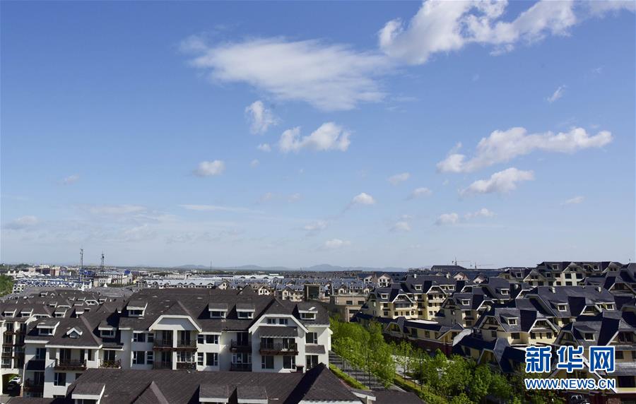 （在習近平新時代中國特色社會主義思想指引下&mdash;&mdash;新時代新作為新篇章&middot;圖文互動）（1）在這里，遇見&ldquo;詩和遠方&rdquo;&mdash;&mdash;長白山下&ldquo;第一鎮(zhèn)&rdquo;的全域旅游實踐